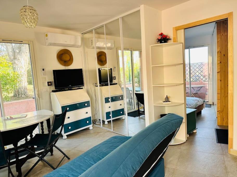 Moderne Mini Maison เลซิยอง คอร์เบรียส์ ภายนอก รูปภาพ